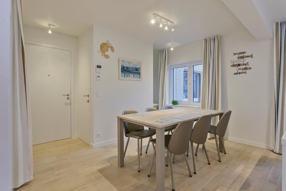 Huswell - Stunning Apartment At The Beachfront Of De Haan Buitenkant foto