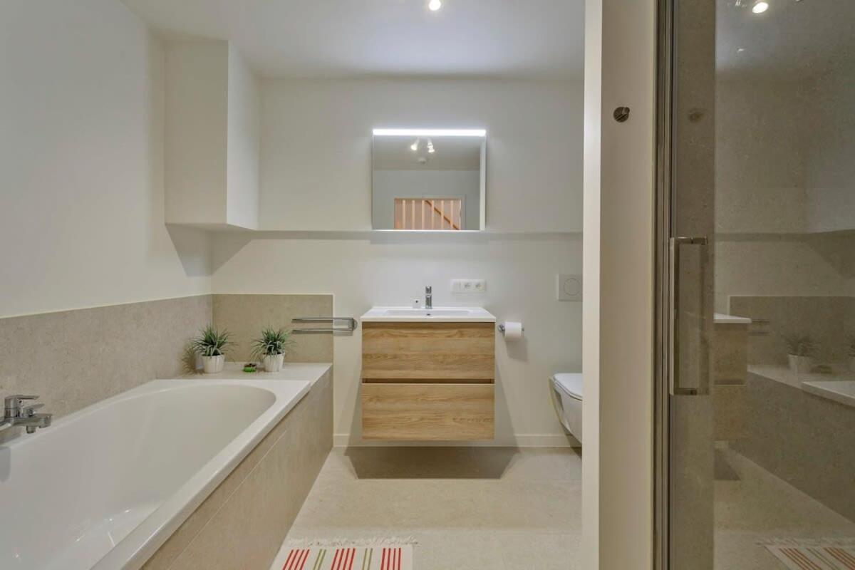 Huswell - Stunning Apartment At The Beachfront Of De Haan Buitenkant foto
