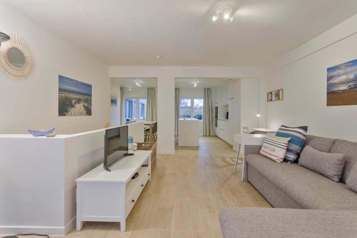Huswell - Stunning Apartment At The Beachfront Of De Haan Buitenkant foto