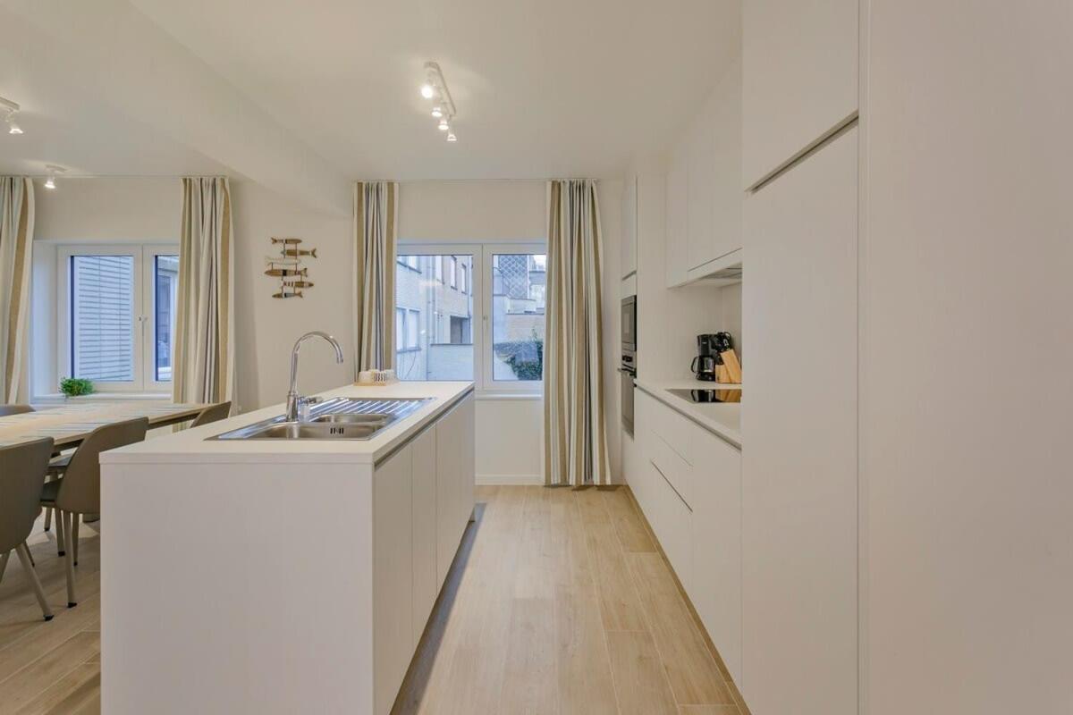 Huswell - Stunning Apartment At The Beachfront Of De Haan Buitenkant foto